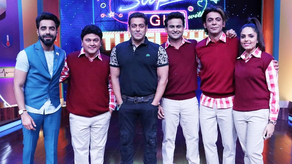 Salman Khan with Sunil Grover and his team on <i>Super Night with Tubelight.</i>