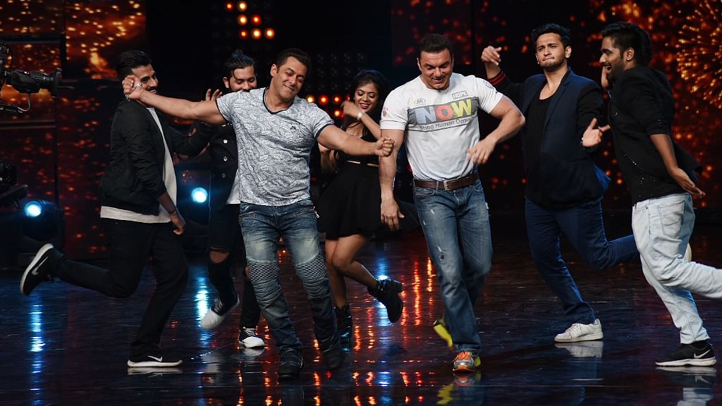 Salman and Sohail Khan dance away on the <i>Nach Baliye</i> stage. (Photo: Yogen Shah)