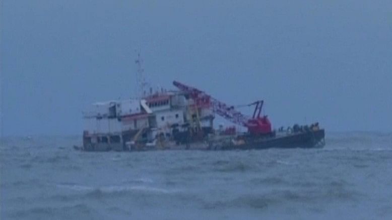 Rescue operations were hit on saturday evening due to inclement weather. (Photo: ANI Screengrab)