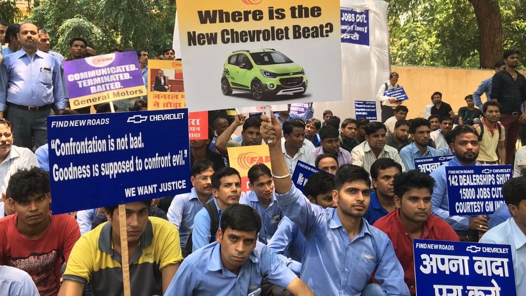 General Motors dealers protest outside Jantar Mantar in Delhi.&nbsp;