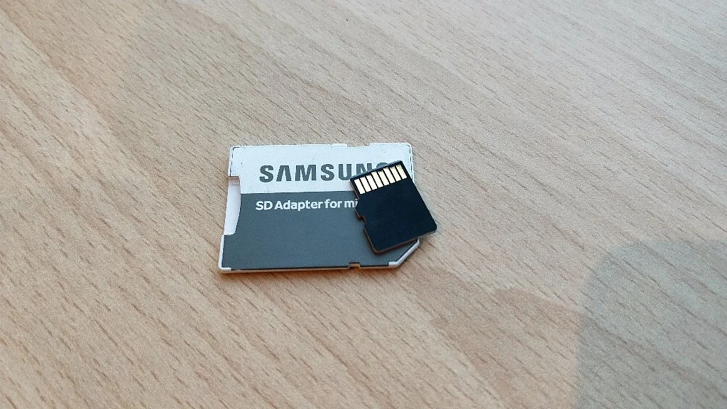 SD adapter bundled with the Samsung EVO Plus. 