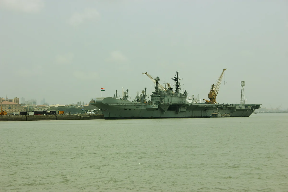 An Indian aircraft carrier in Mumbai. (Photo: iStock)