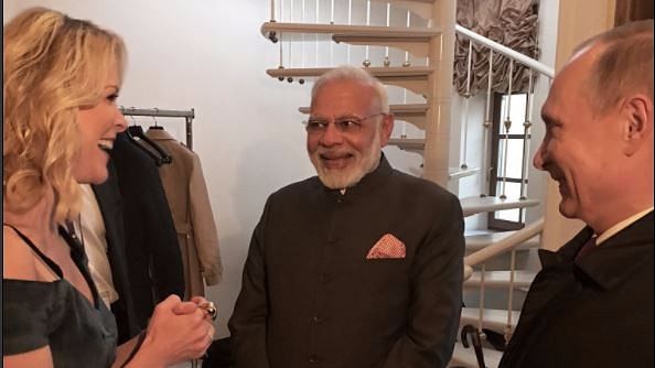 Prime Minister Narendra Modi with Russian President Vladimir Putin and American journalist Megyn Kelly.  (Photo Courtesy: Twitter/<a href="https://twitter.com/megynkelly/status/870365907389992961">@MegynKelly</a>)