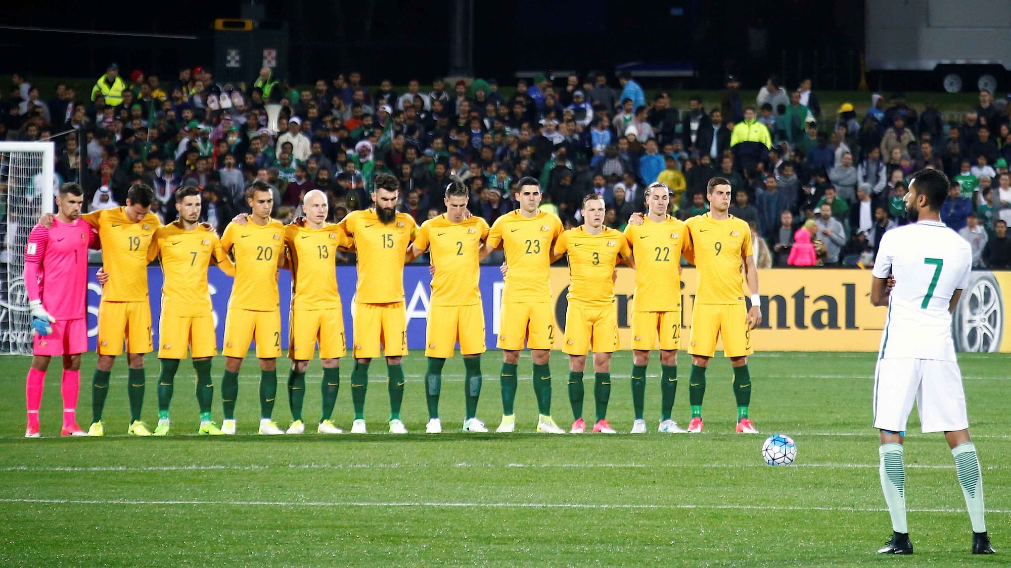 While the Australian players maintained silence, the Saudi Arabians took their positions. (Photo: Reuters)