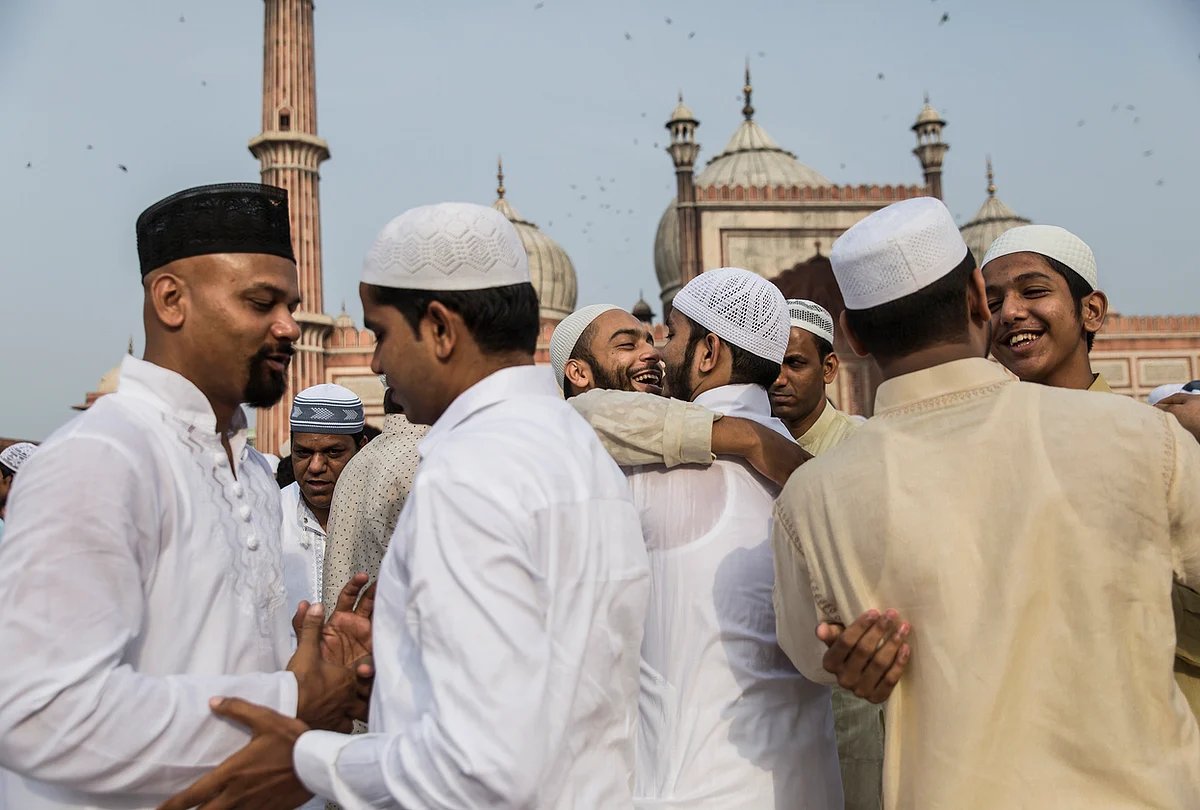 People hugging on the festive day of Eid. (Photo: iStock)