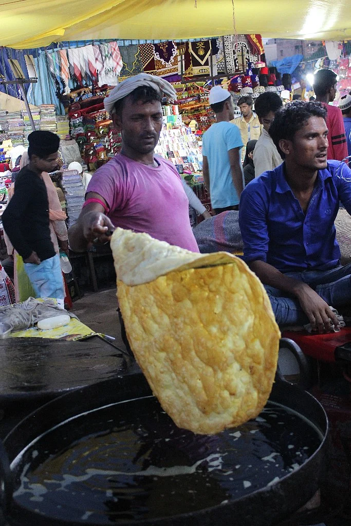 In Photos: Bidding Farewell to Ramzan With Iftar on Juma-tul-Wida
