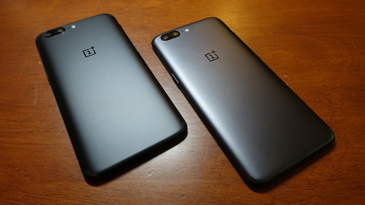 The latest OnePlus phone comes with dual rear cameras, Snapdragon 835 with 6/8GB RAM options. 