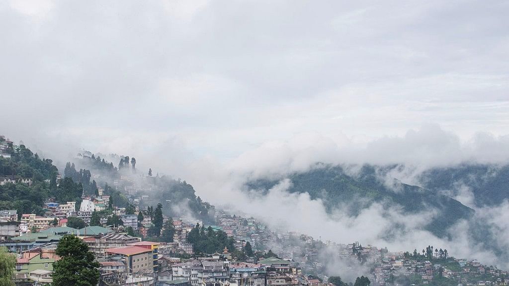 

There is much more to Darjeeling than just tourism. (Photo: Wikimedia Commons)