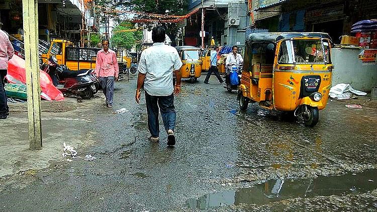 After the frequent rainfall in Hyderabad over the past few days, the vendors of Begum Bazar have been losing out customers. (Photo Courtesy: The News Minute)