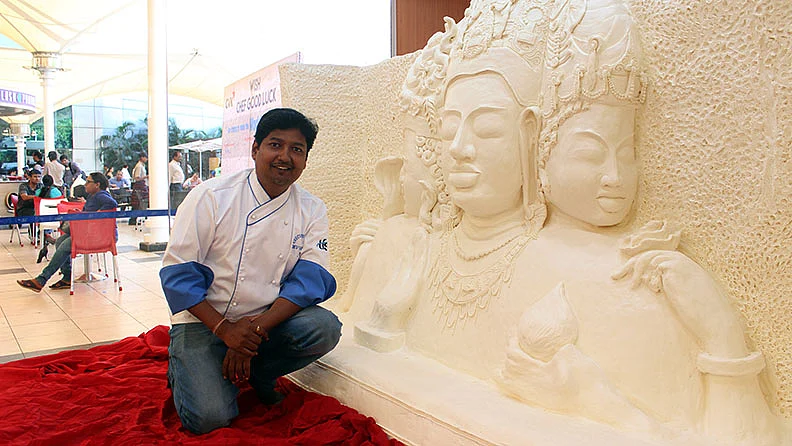 (Photo Courtesy: <a href="http://www.guinnessworldrecords.com/news/2017/5/indian-chef-makes-record-breaking-margarine-sculpture-of-the-trimurti-471204">Guinness World Records</a>)