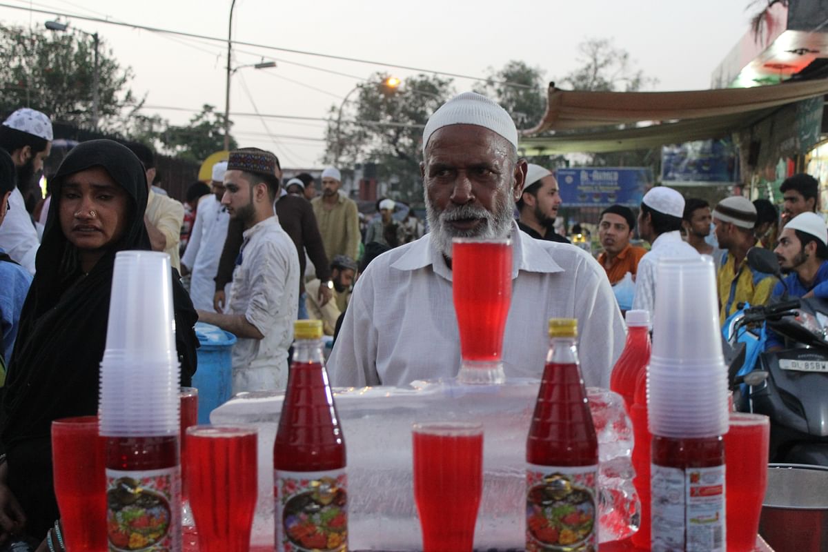 Ramzan nears a bittersweet end as the Juma-tul-Wida marked the last Friday of this sacred month.