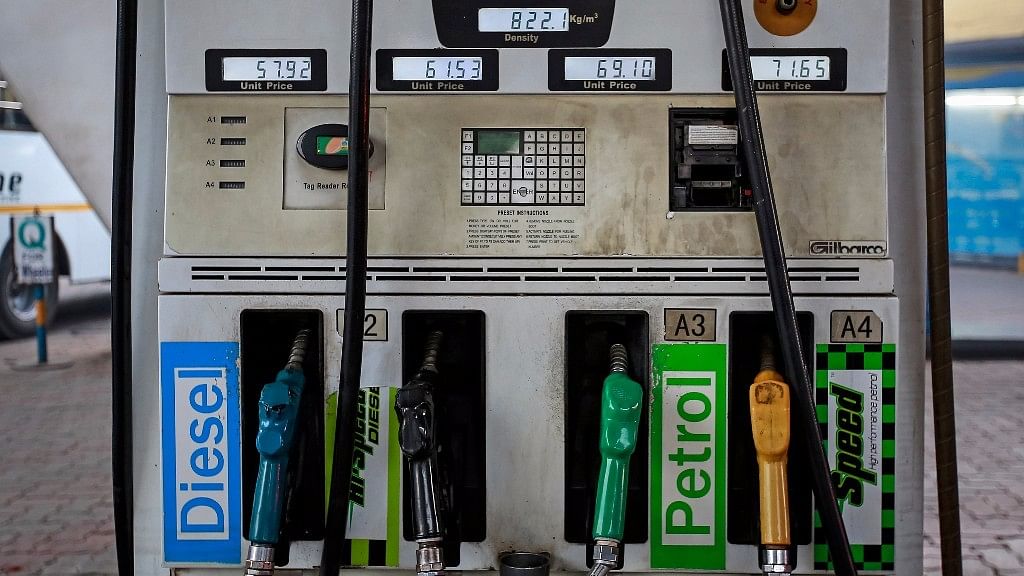 On the first day, petrol in Mumbai costed Rs 66.12 per litre while Delhiites paid Rs 63.02 (Photo: Reuters)