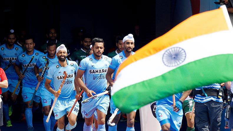  Bollywood star Shah Rukh Khan on Tuesday, 9 October, extended his support to the Indian hockey team for the upcoming World Cup in Odisha.