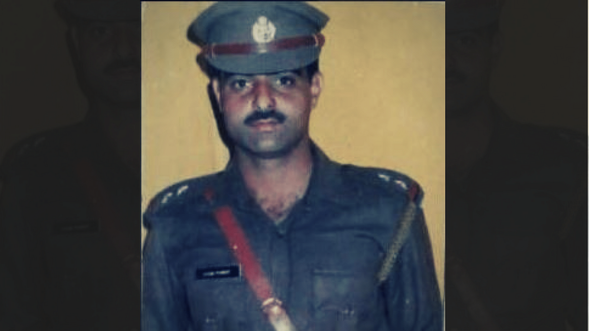 Deputy superintendent of police Mohammed Ayub Pandith who was killed by a mob on Friday. (Photo: Altered by <b>The Quint</b>)