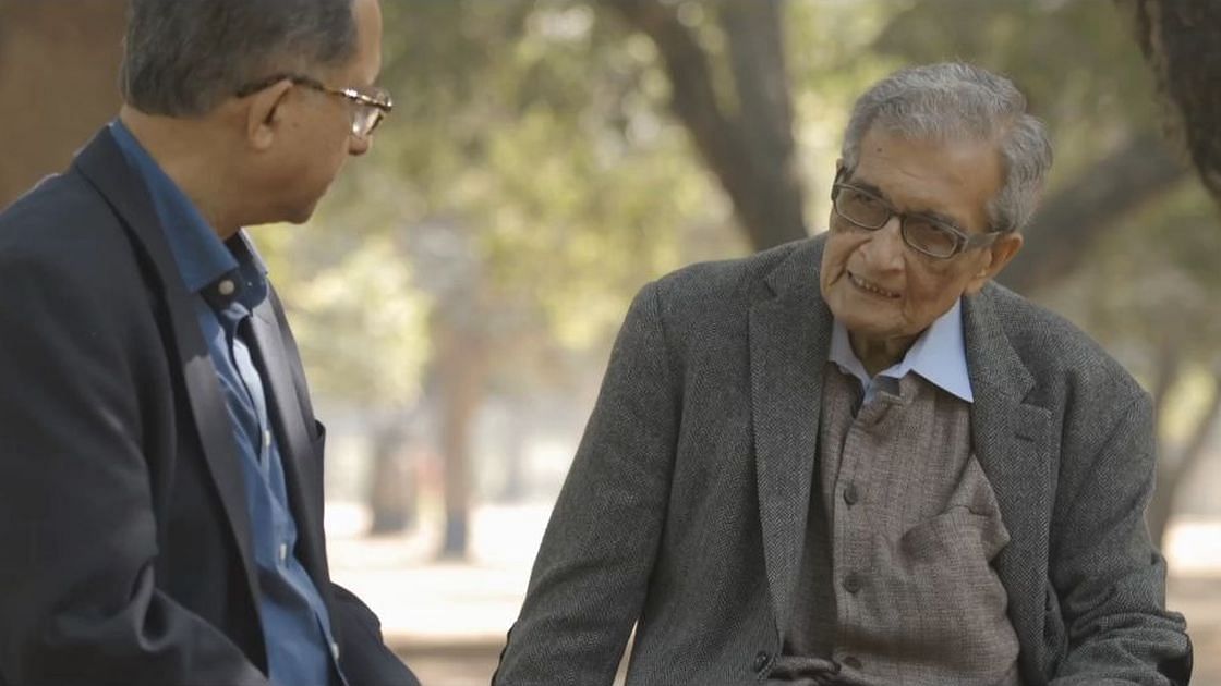Kaushik Basu and Amartya Sen in <i>The Argumentative Indian.</i>