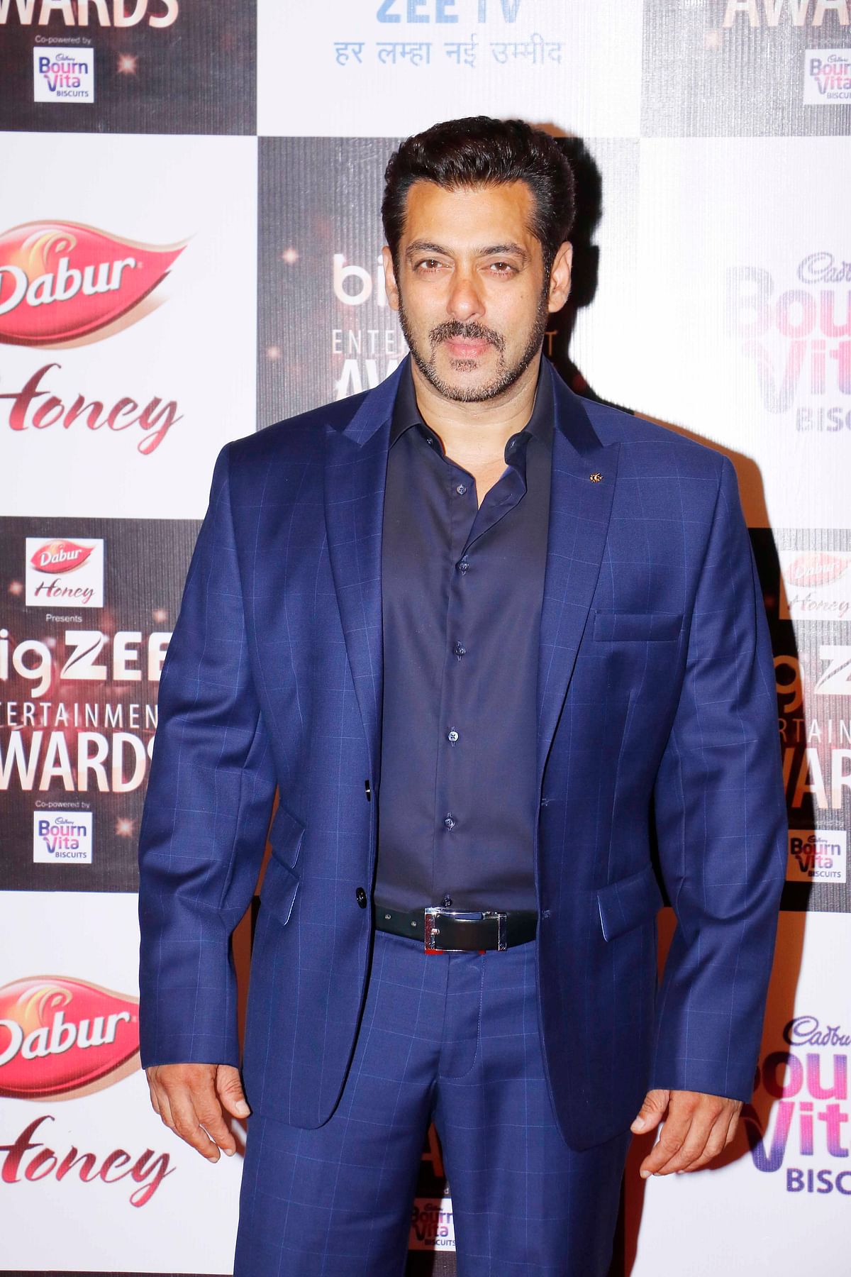 Pics of stars at the Big Zee Entertainment Awards.