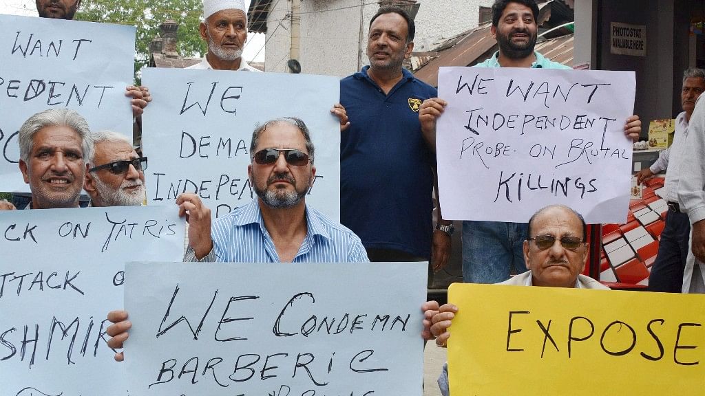 Civil society groups called for a sit-in protest at Pratap Park, Lal Chowk in Srinagar to show their solidarity. 