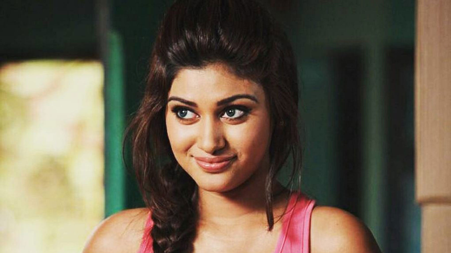 Oviya, an actress across Tamil and Malayalam cinema, is currently a cultural phenomenon on social media. She is one of the contestants on Bigg Boss Tamil.