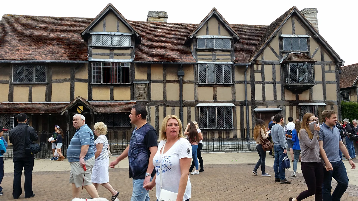 As you step inside the house, the old interior (kept as it was during the time of Shakespeare) fascinates the visitor.