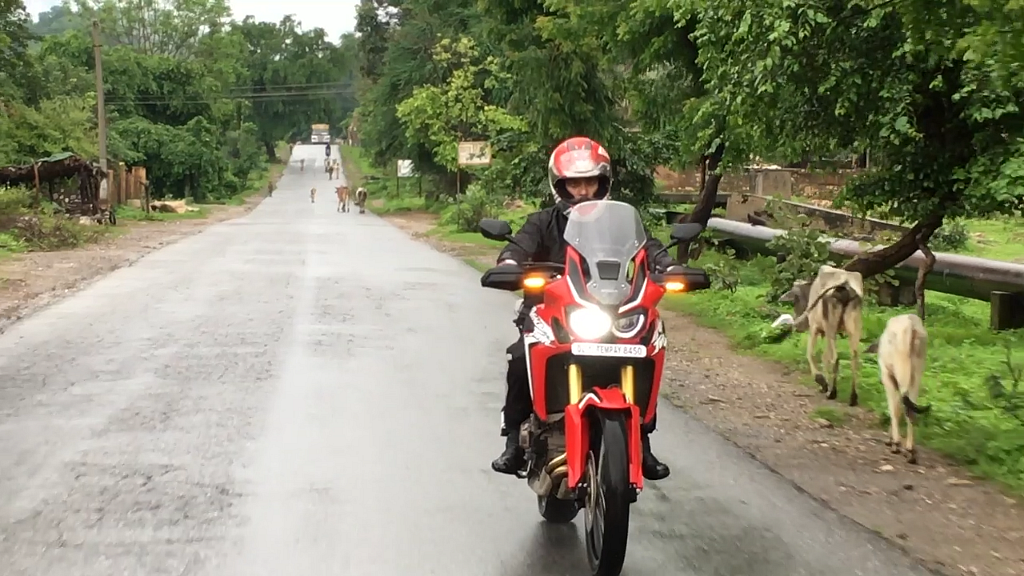 The DCT variant comes with fully automatic transmission