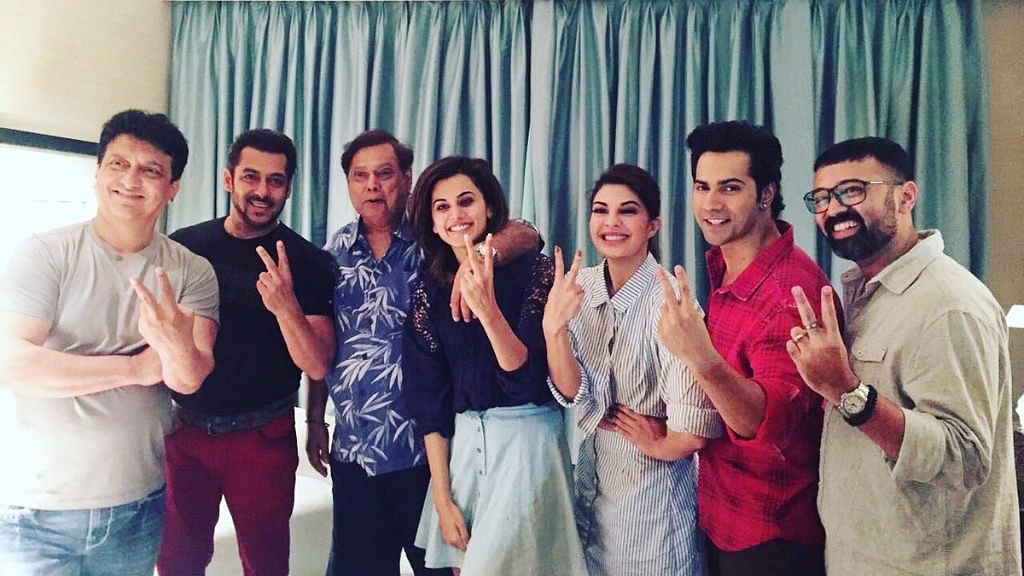 The cast and crew of <i>Judwaa 2 </i>with Salman Khan.