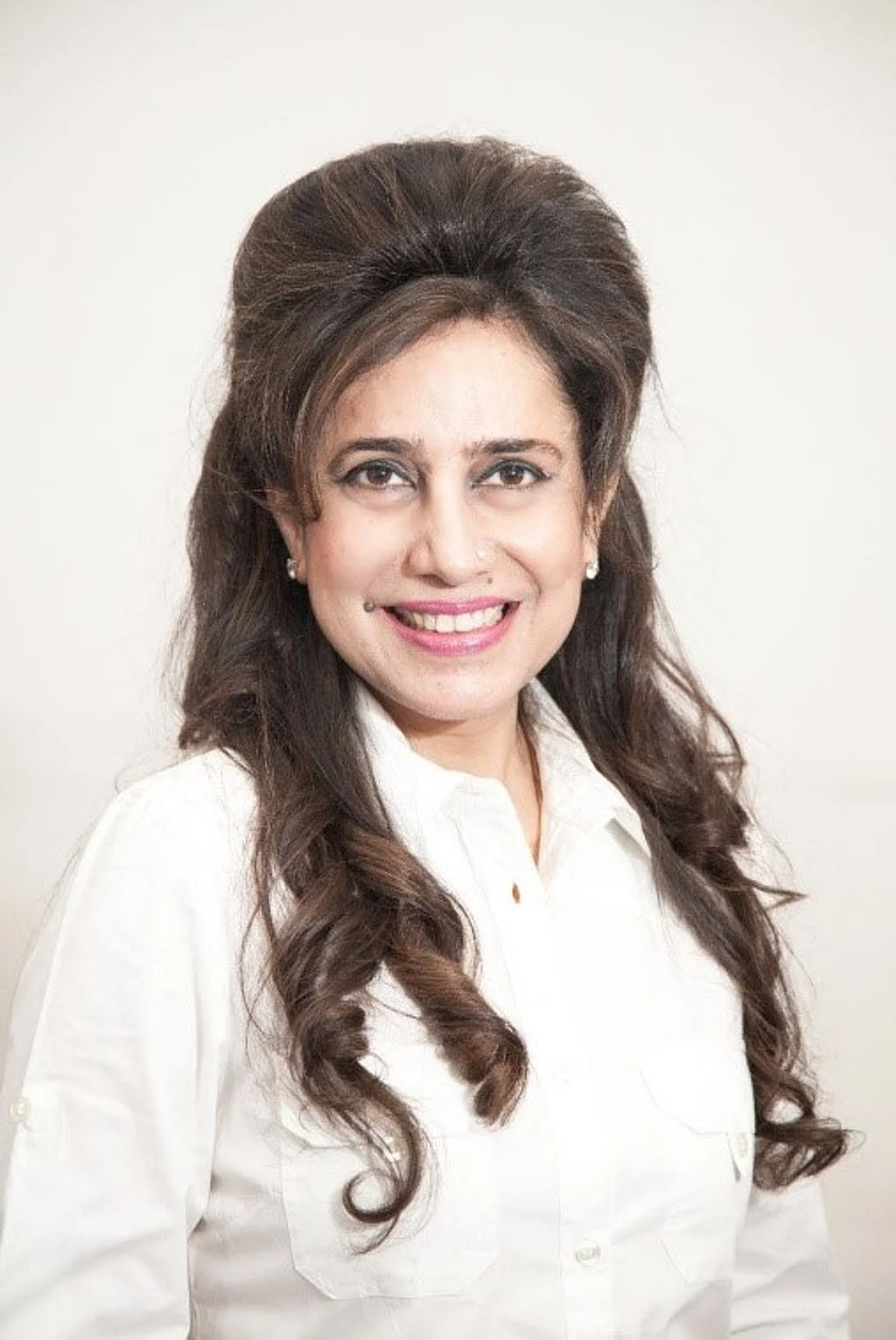 Suzy Singh is a Transpersonal Therapist, Karma Coach, Relationship Counsellor, Healer and Spiritual Teacher
