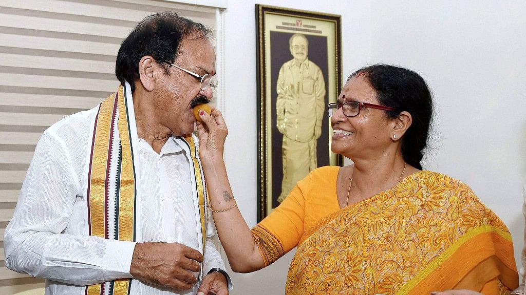 NDA’s vice presidential candidate Venkaiah Naidu with his wife.&nbsp;