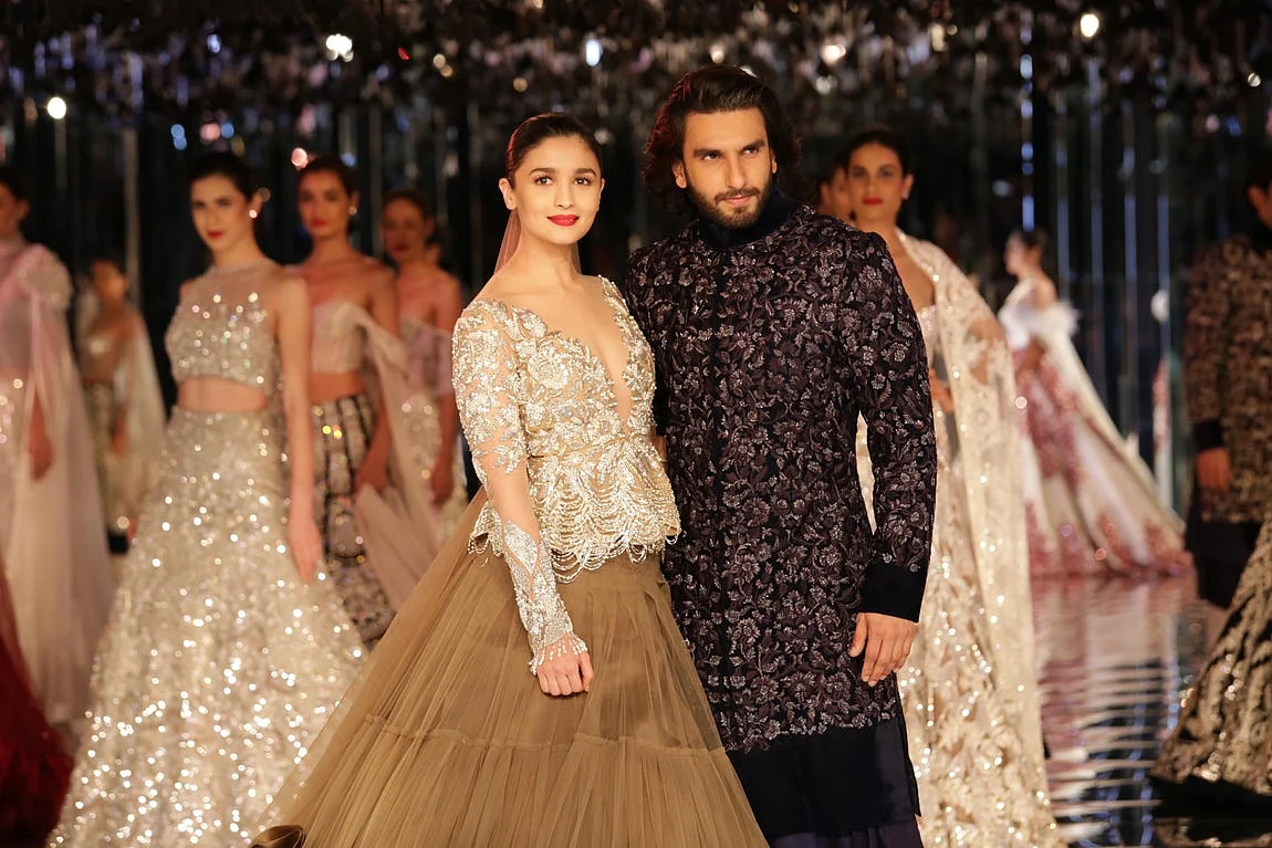 Alia and Ranveer turn showstoppers.