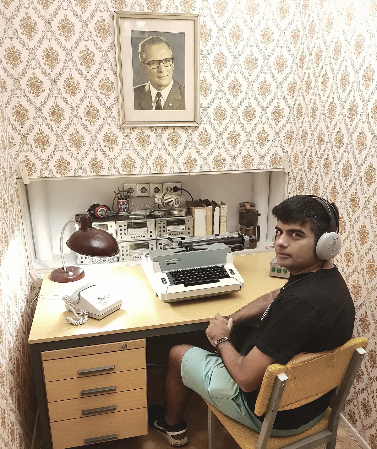 Stasi listening agent for the day!