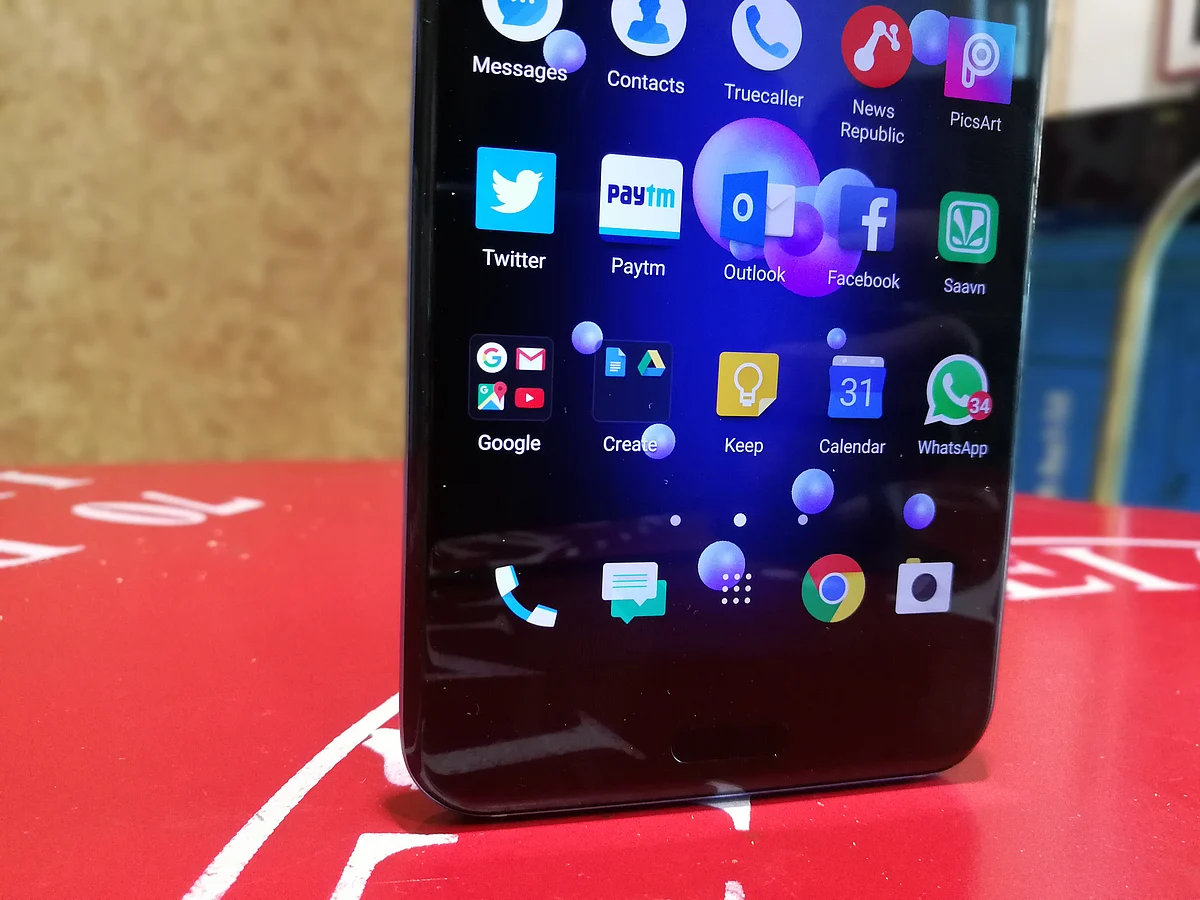 HTC U11 runs on Android 7.0 Nougat