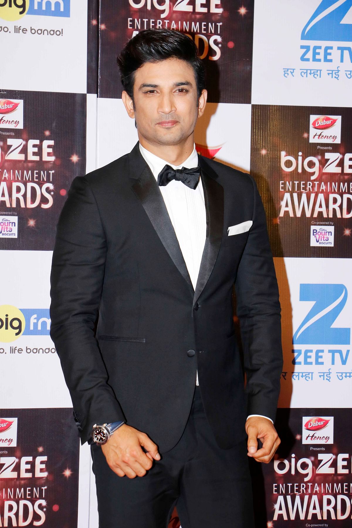 Pics of stars at the Big Zee Entertainment Awards.