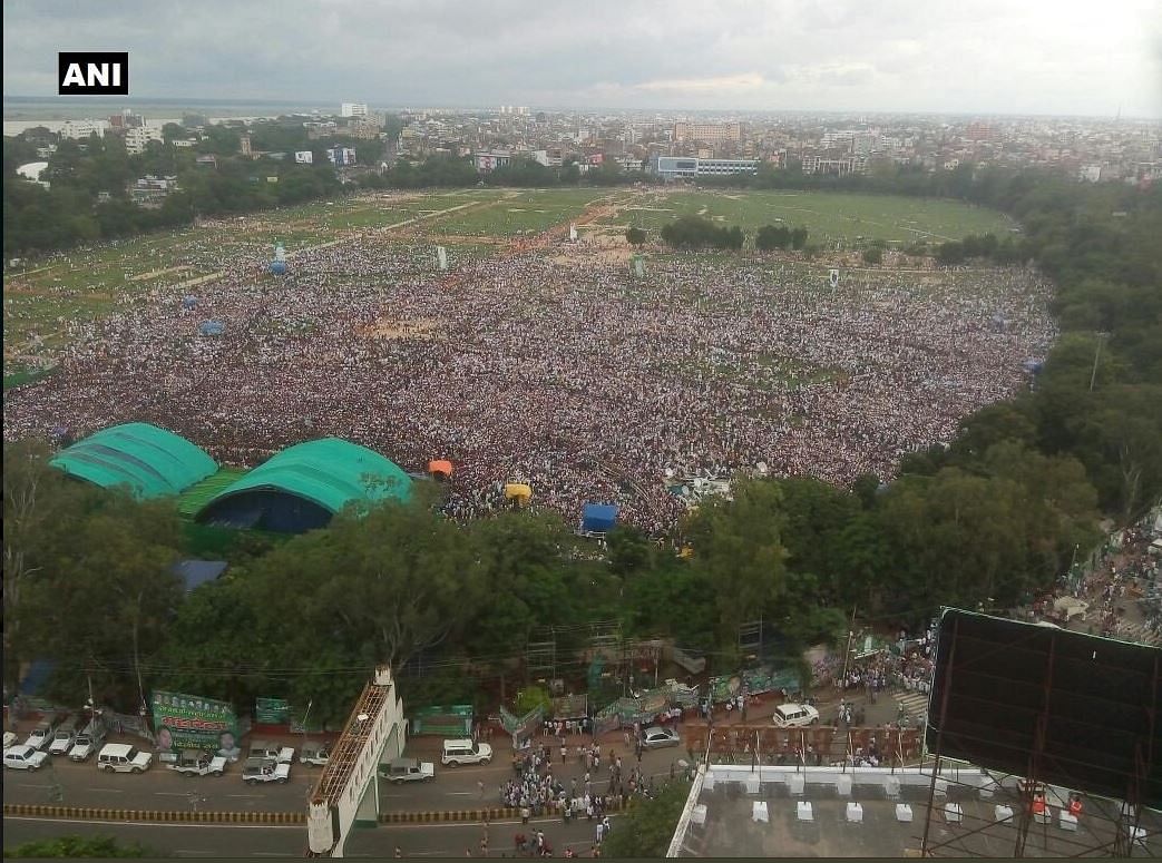 Lalu had posted an allegedly fake photo of his anti-BJP rally on Twitter, showing a massive turnout. 
