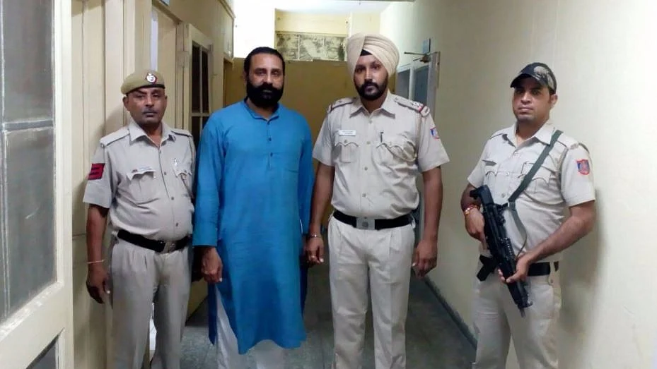A team led by Assistant Commissioner of Police (Lajpat Nagar) Satish Kain nabbed Shiva alias Ichadhari Baba.