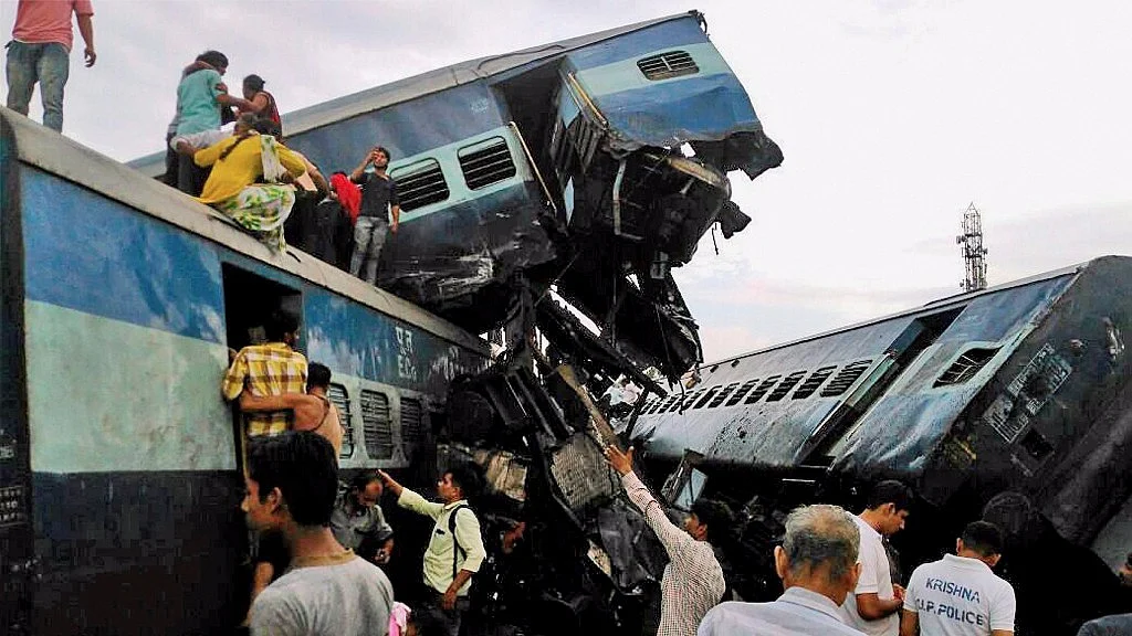 Coaches of the Puri-Haridwar Utkal Express after it derailed in Khatauli near Muzaffarnagar on 20 August.
