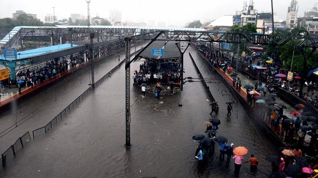 Ola, RedBus, OYO have offered free transport and shelter to people stranded in Mumbai.