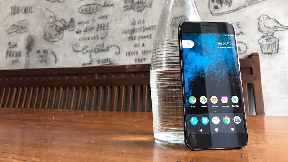 Reports suggest that Google might consider launching a mid-range Pixel phone in 2018.