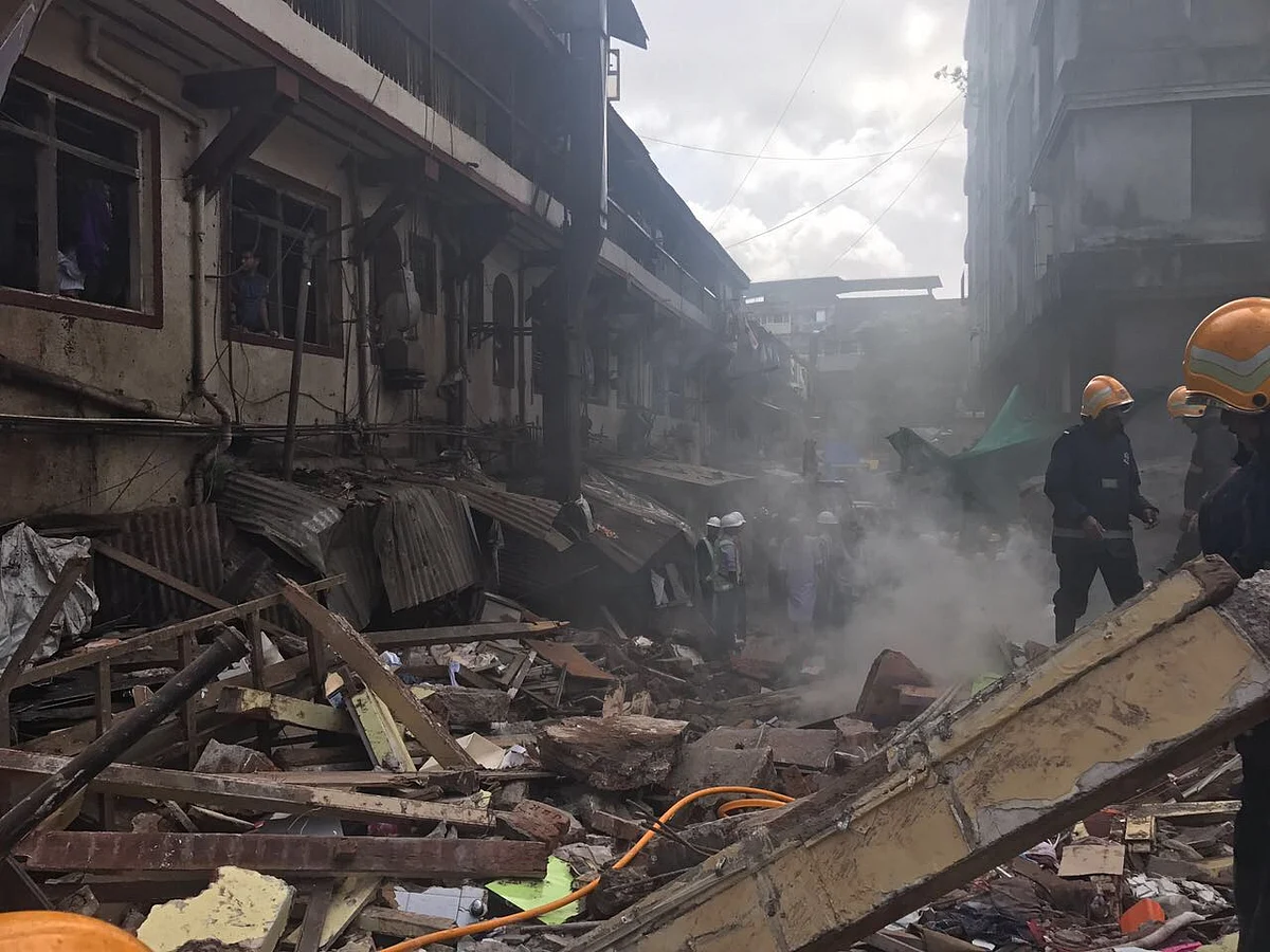 Eyewitness Recalls Horror of The Building Collapse in Mumbai