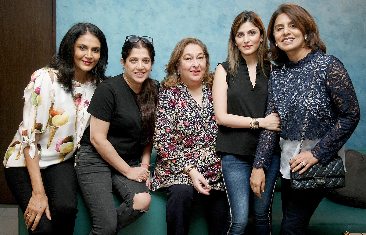 The Kapoor women strike a pose.