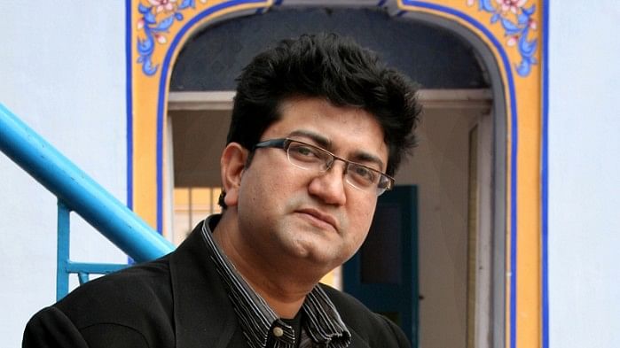  Prasoon Joshi chooses to stay away from the Jaipur Literature Festival after threats from the Karni Sena.