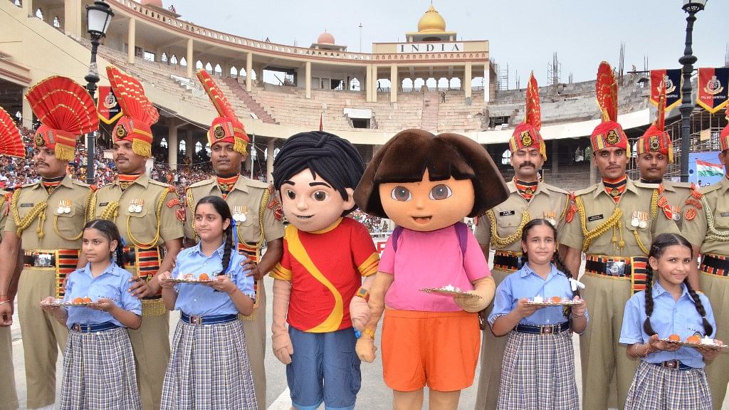 Kids travel to Wagah Border to surprise BSF soldiers.
