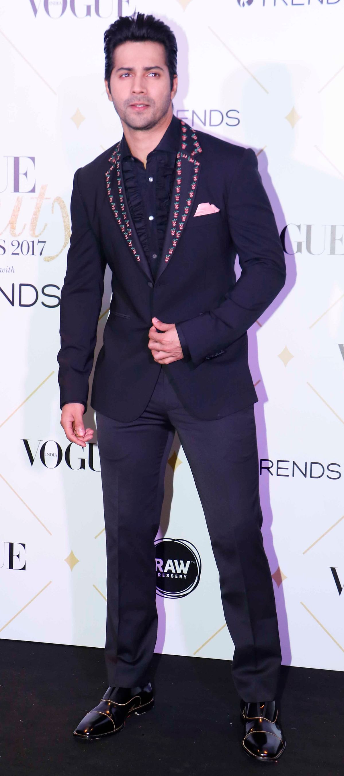 Karisma Kapoor, Aditi Rao Hydari and other stars were also present at Vogue Beauty Awards 2017.