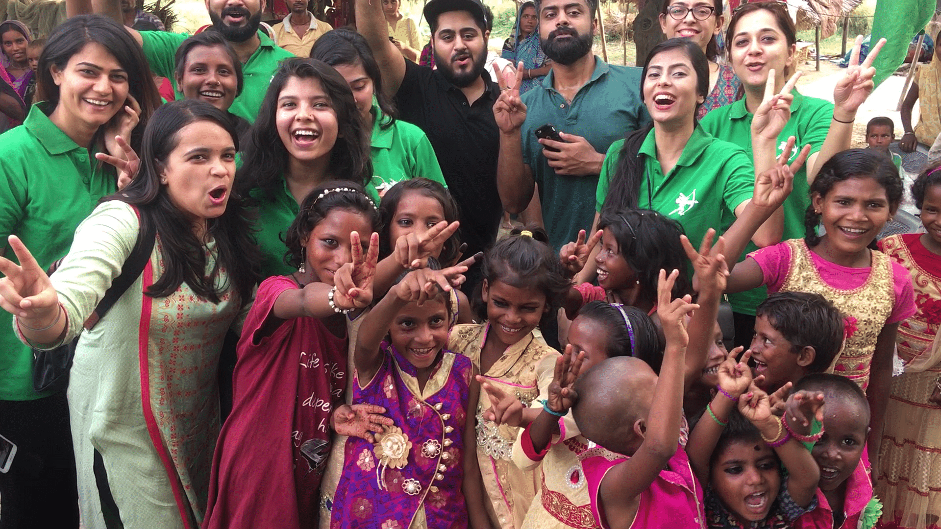

As part of the mission, around 50 volunteers of the Robin Hood Army travelled to different areas of Delhi on 15 August, seeking nothing but smiles.