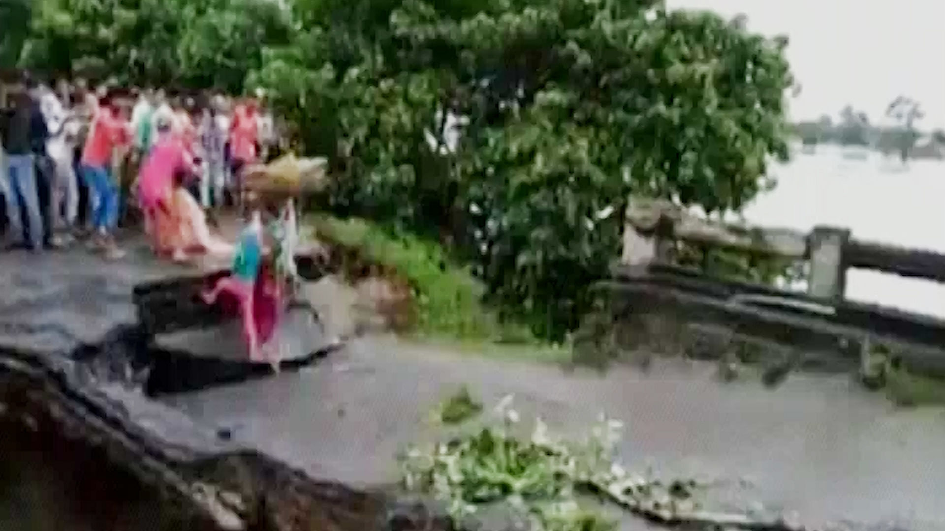 Three people swept away after a bridge collapses in Araria, Bihar&nbsp;