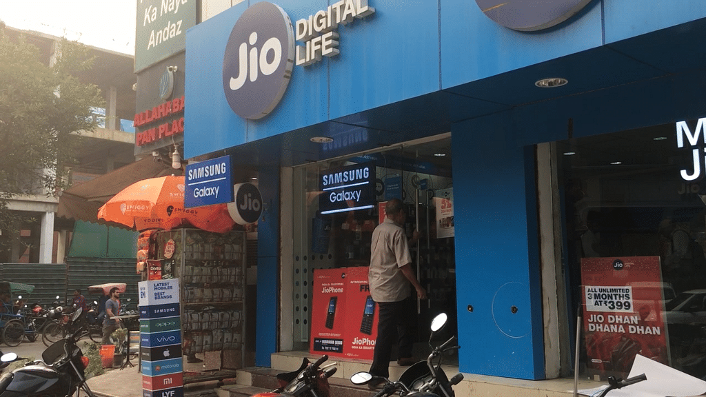 Surprisingly, Jio offline stores didn’t receive many customers on the opening day of the JioPhone pre-booking.