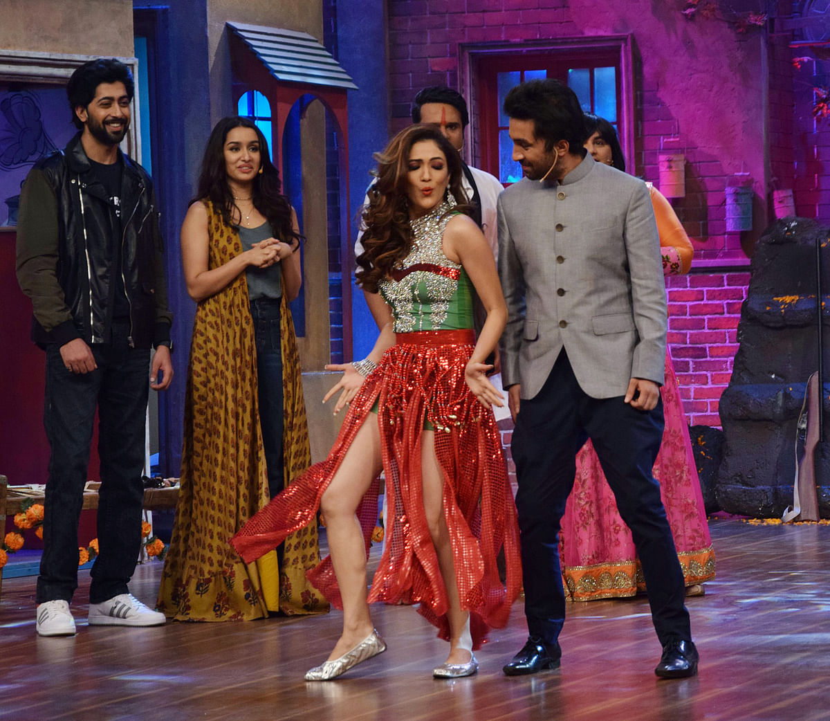 Shraddha Kapoor was present with her brother, Siddhanth Kapoor on the sets of Drama Company.