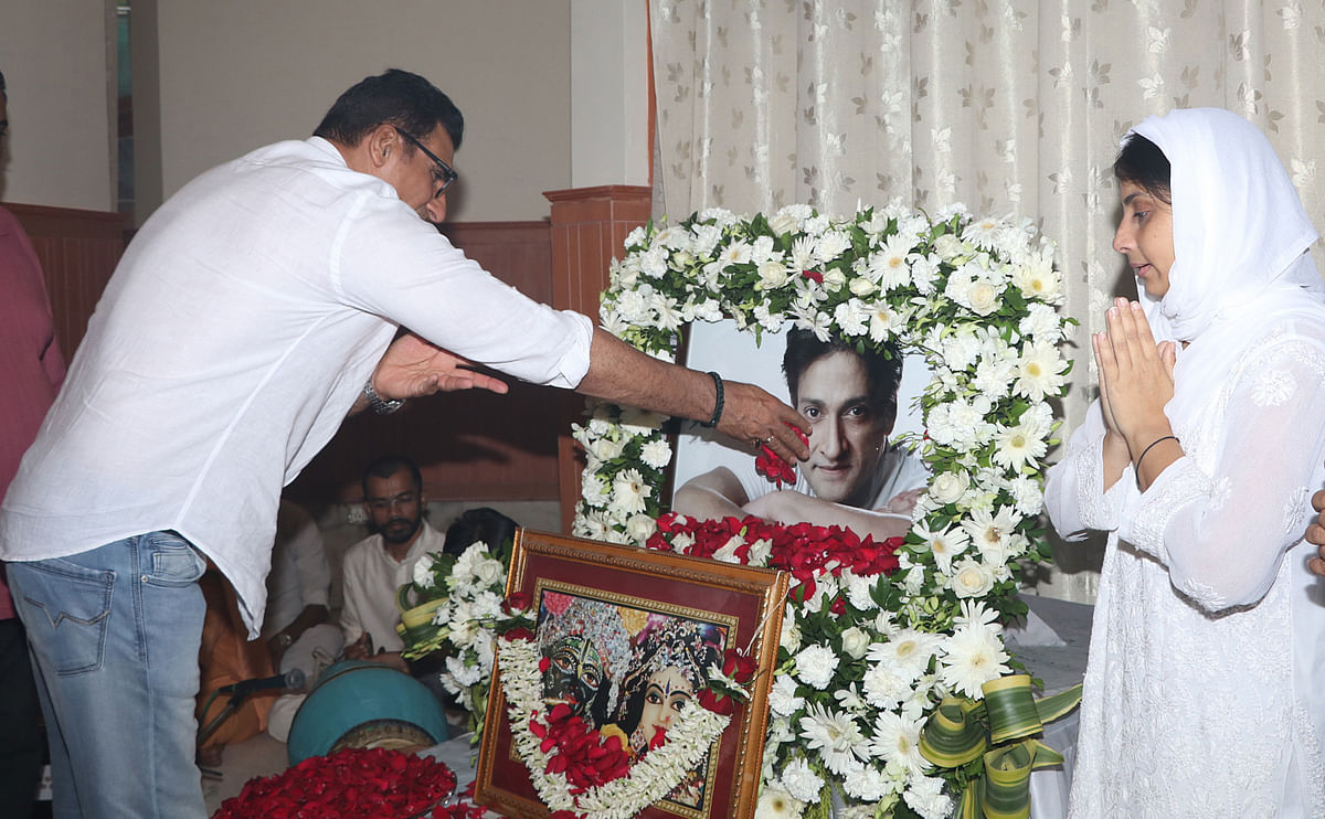 Family and friends come to pay their respects at a prayer meet for the late actor Inder Kumar.