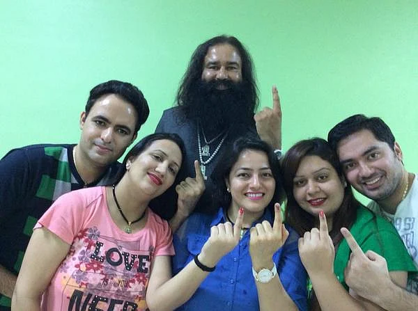 Gurmeet Ram Rahim with his family.