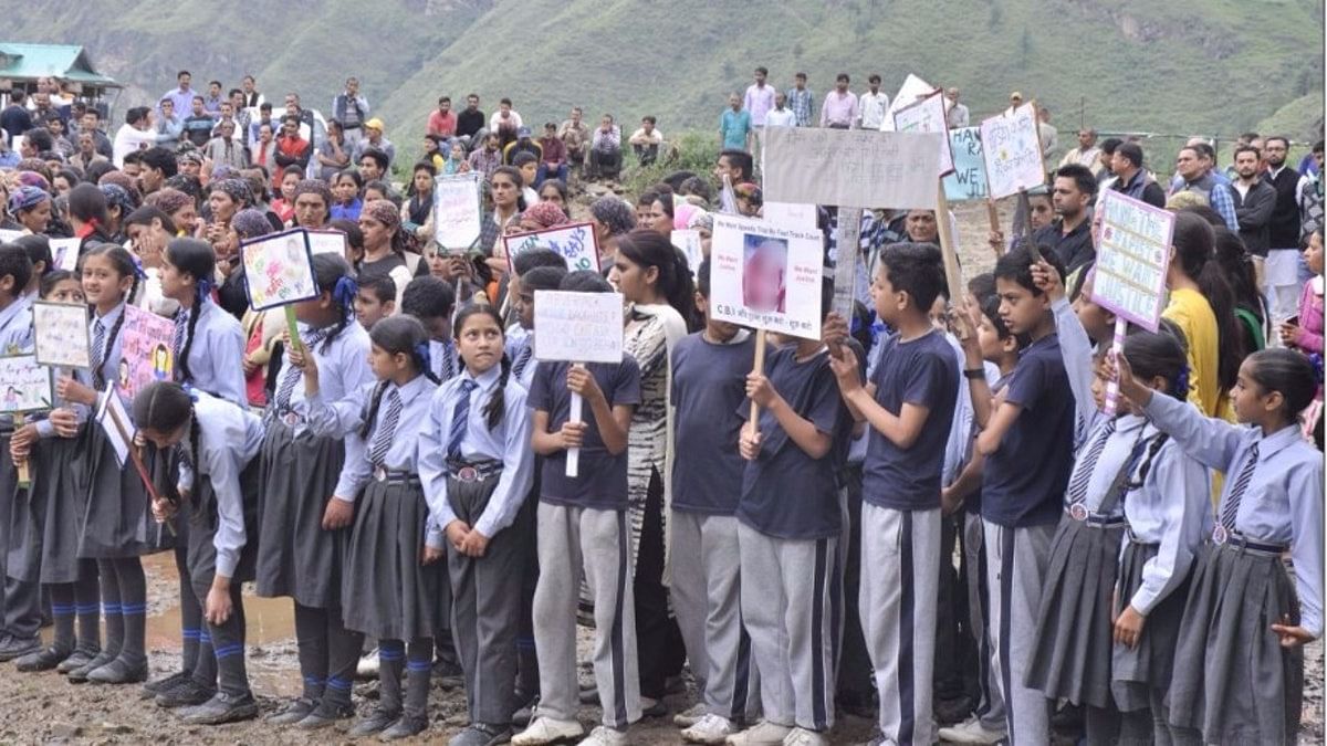  School children protesting the gangrape and murder of the 16-year-old from Kotkhai.&nbsp;