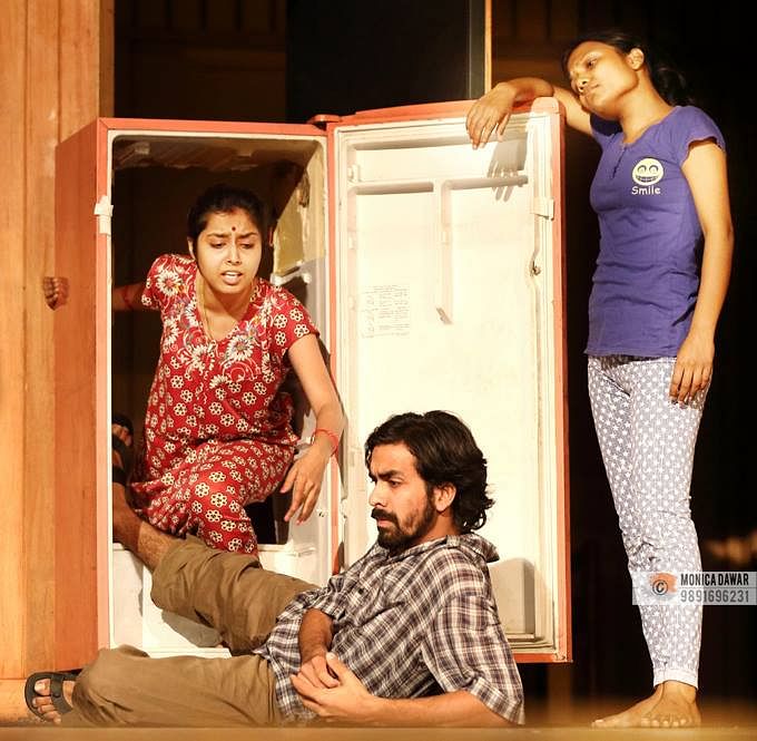 The play called ‘Dastaan-e-Bhookh’ is a dark comedy about a family fighting hunger, fighting to stay afloat.