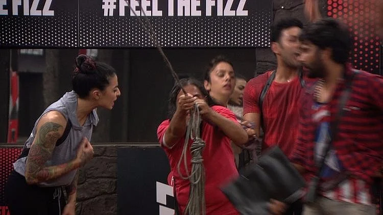 Bani in a spat with Swami Om in <i>Bigg Boss</i> house.